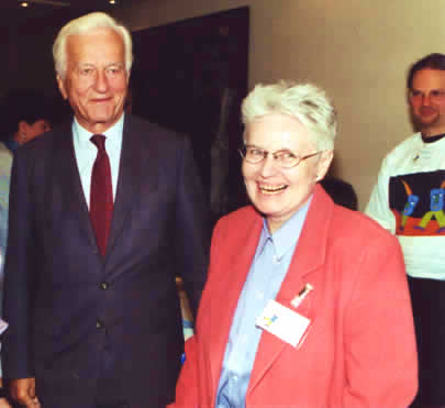 Frau Gail mit Bundespr&auml;sident Weizs&auml;cker